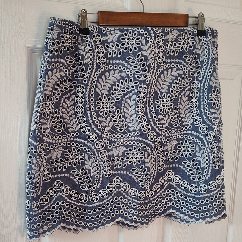 LOFT Navy Blue and White Eyelet Lace Pencil Skirt